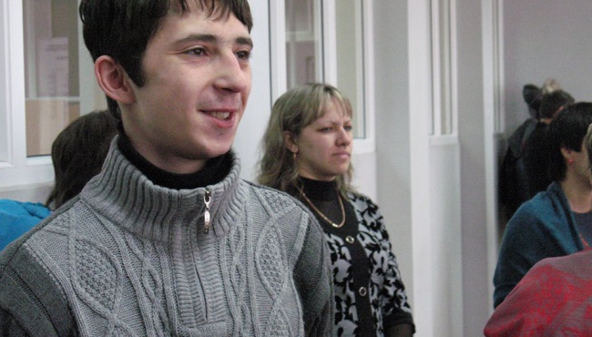 В Луганской области участник АТО получил ключи от квартиры