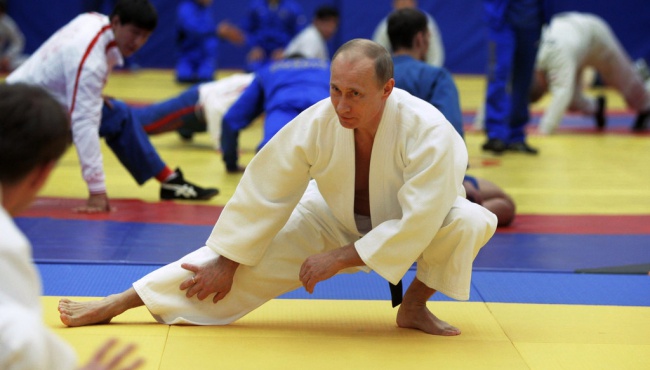 Путин вспомнил молодость и принял участие в соревнованиях