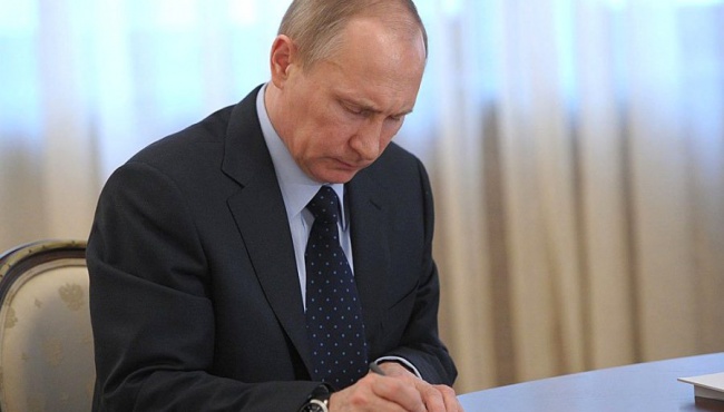 Сотник: смертельные болезни Путина сдерживают бунты в России