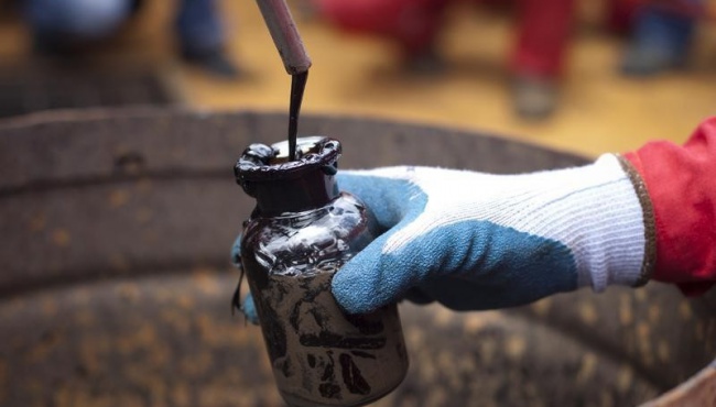 Эксперты прогнозируют снижение нефтяных фьючерсов до 10 долл.