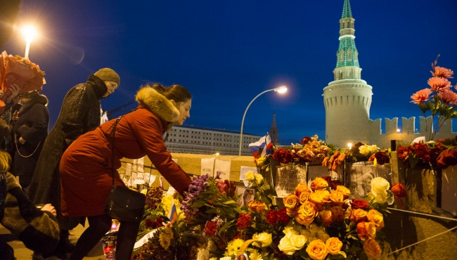 Мемориал Немцова уничтожили в центре Москвы