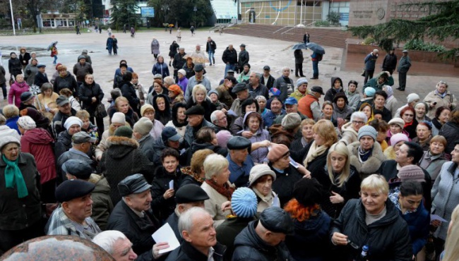  В России пенсионеры выходят на улицы с протестами против отмены бюджетного транспорта