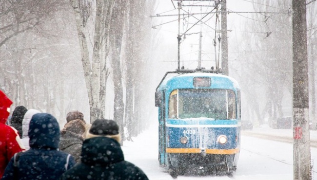 Снегопад в Одессе парализовал город