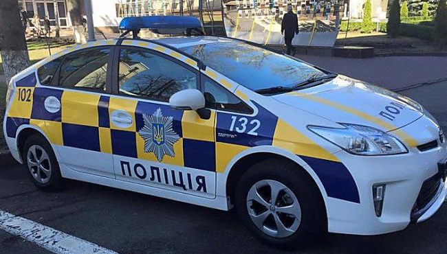 В Киеве патруль спас пенсионерку-паралитика от опытных грабителей