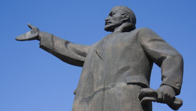 В Киеве нашли достойную альтернативу памятникам Ленину