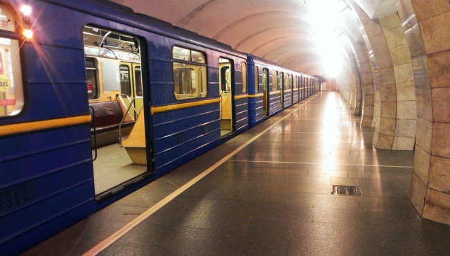 В Киеве парализована работа одной из веток метрополитена