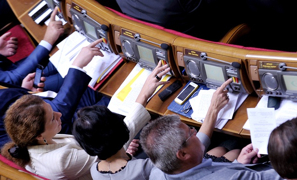 Семь провальных голосований за поправку для безвизового режима – итоги по фракциям