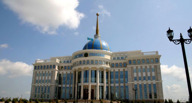 Манн: Россия намерена поставить Казахстан на место