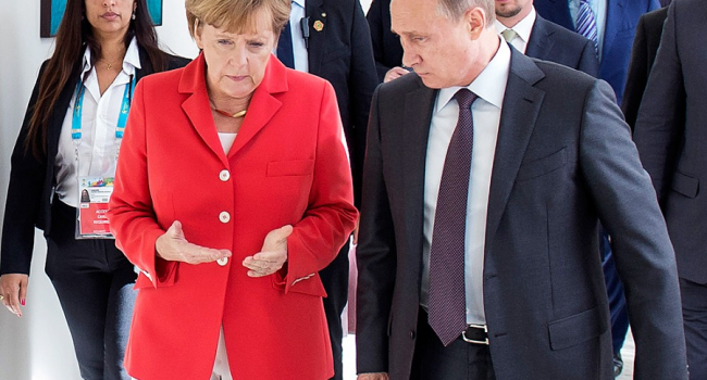 Германия обвинила Россию в желании подорвать доверие немцев к Ангеле Меркель