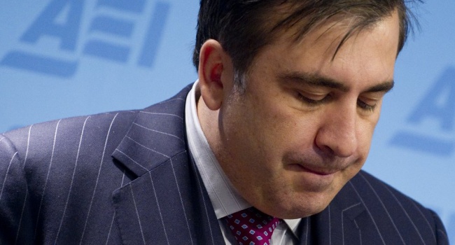 Саакашвили: Яценюк не хочет уходить не с «поля боя», а из коррупции