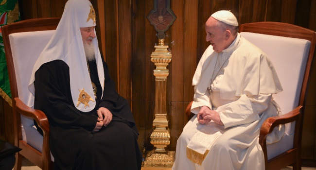 В соцсетях призывают уволить посла Украины при Ватикане за соглашение между Папой и патриархом Кириллом