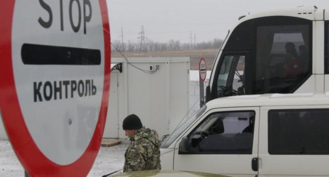 Пункт «Марьинка» снова был закрыт из-за обстрелов боевиков