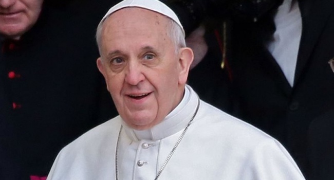 Папа Франциск пришел в ярость из-за селфи