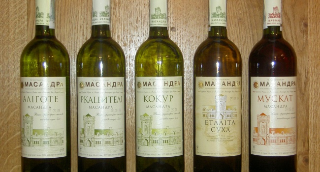 Три вида Массандры: как отличить хорошее вино от подделки