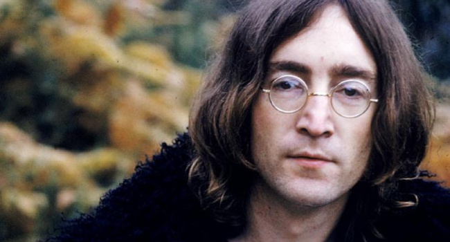 Неизвестный покупатель выложил 35 тысяч долларов за волосы Джона Леннона