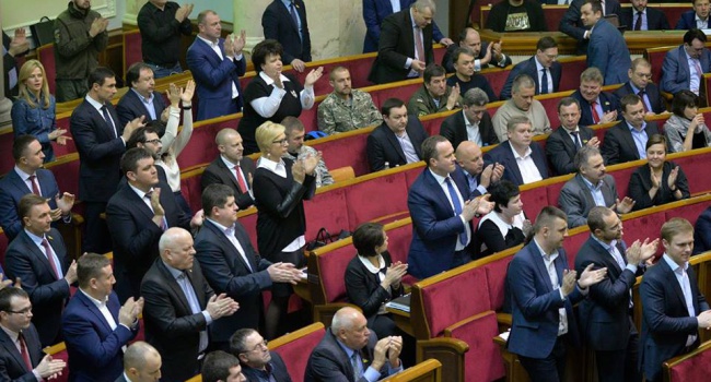 Депутаты Народного Фронта возглавили рейтинг лучших депутатов страны