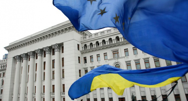Большинство украинцев ждут от вступления в Евросоюз только положительных перемен