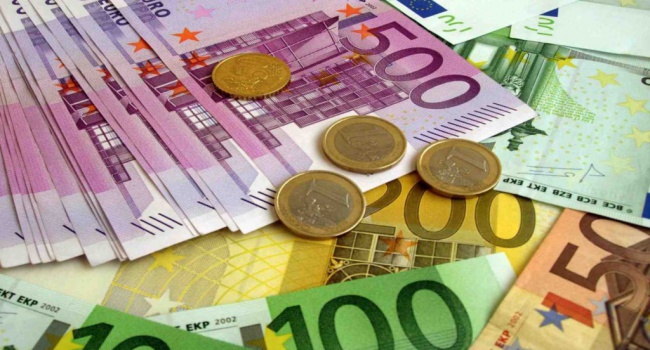 Евро назвали самой нестабильной валютой в мире
