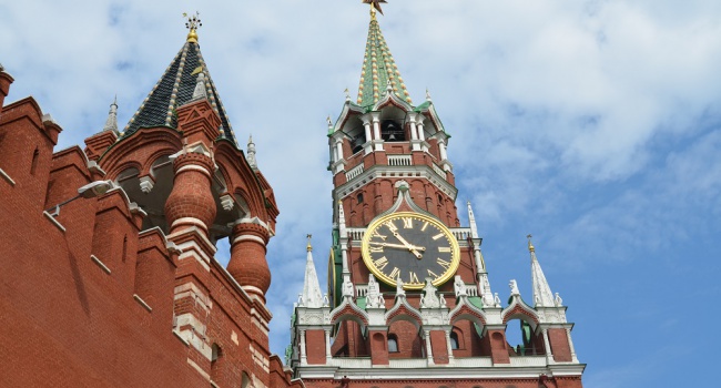 Политолог: в Кремле выживают, как могут