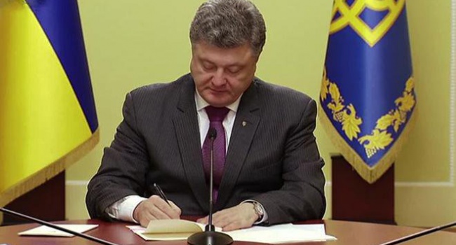 Президент подписал указ по санкциям против лиц РФ, причастных к осуждению Савченко, Сенцова и Кольченко