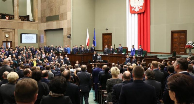 Сейм Польши облегчил получение гражданства для владельцев Карт поляка