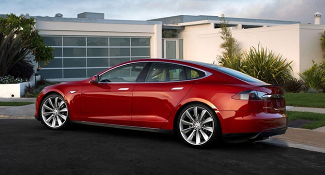 Тесла презентовал новый автомобиль с гарантией пожизненной бесплатной заправки
