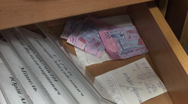 В Харькове продолжается задержание коррупционеров в погонах – второй за сутки
