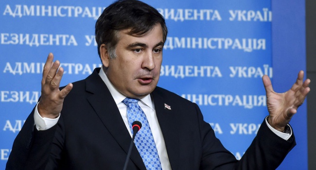Саакашвили бросил все дела и встретился с одесситами на акции протеста