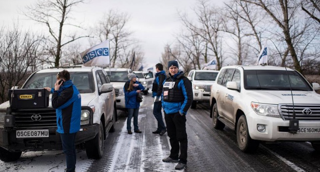 Автомобиль наблюдателей ОБСЕ обстрелян в Снежном