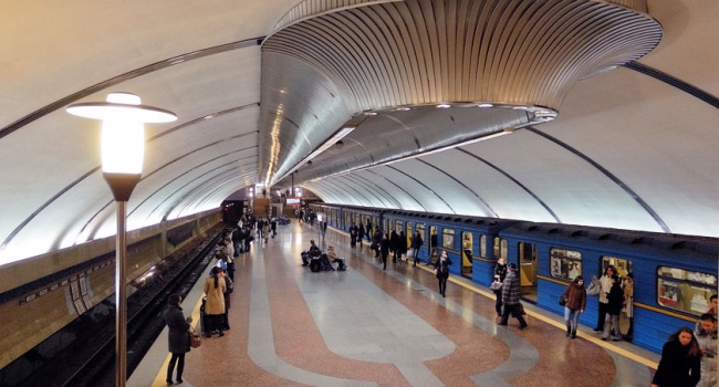 Из-за футбола в Киеве закрывают метро