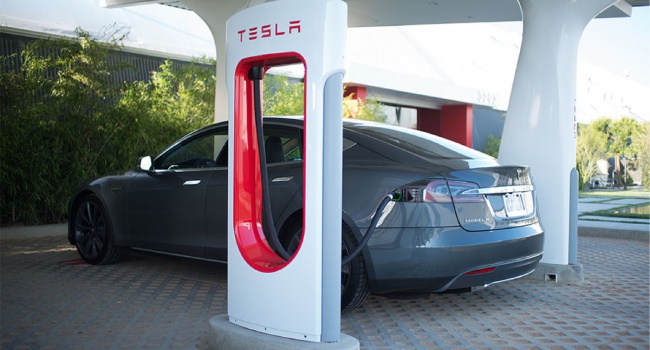 В Tesla Motors анонсировали открытие новых электрозаправок в Украине