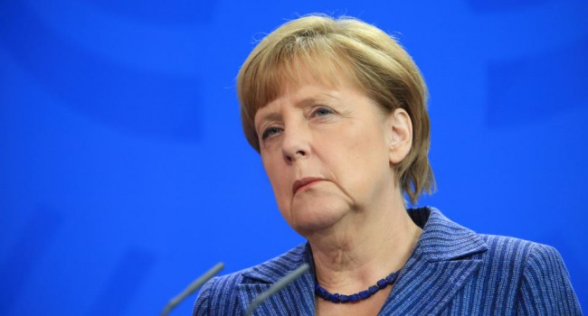 Меркель прокомментировала отставку Яценюка