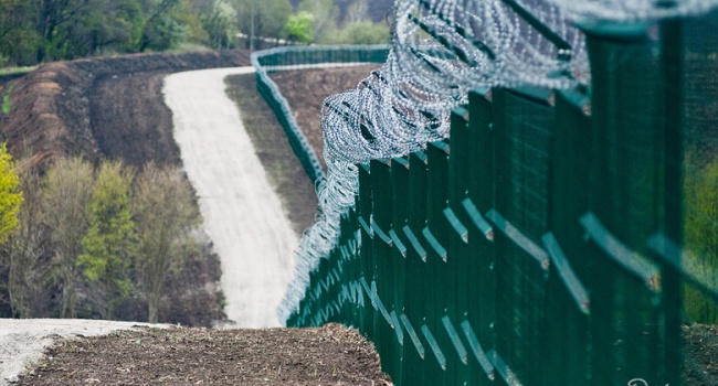 Журналисты показали «Стену» на российско-украинской границе - фото