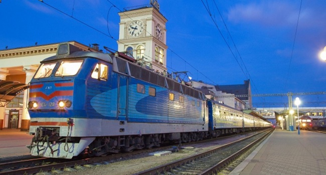 «Укрзализныця» анонсировала дополнительные поезда в праздники