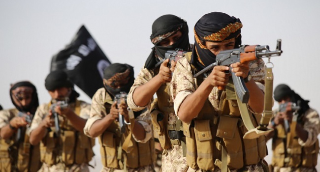 Террористы «ИГИЛ» устроили страшную казнь своих «коллег»