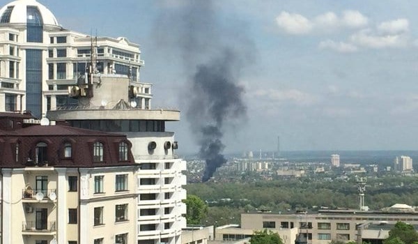 На левом берегу Киева начался сильный пожар – фото