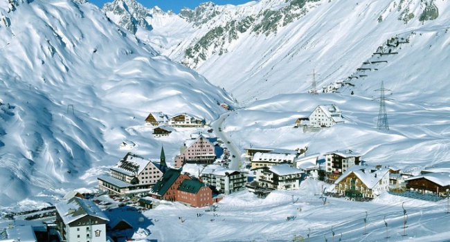 В Европу пришла зима – Австрию завалило снегом