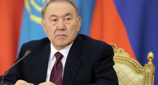 Назарбаев назвал Украину «примером того, что нельзя делать»
