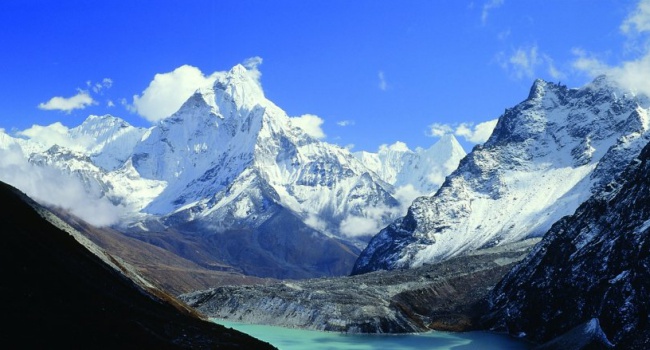 В ледниках Гималаев альпинисты обнаружили страшную находку