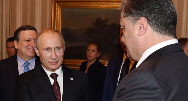 Песков рассказал, почему Путин проигнорировал Порошенко