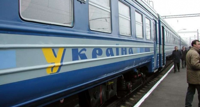 «Укрзализныця» начала продажу билетов на летние маршруты