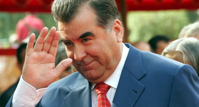 В Таджикистане прошел референдум, дающий право Рахмону пожизненно править страной