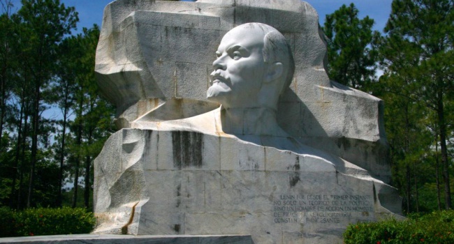 Российский политик: в Украине будут восстанавливать памятники Ленину