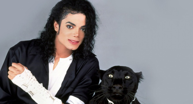 Неизвестная возлюбленная Майкла Джексона презентовала книгу о певце
