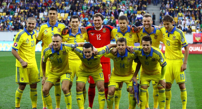 В рейтинге ФИФА россияне отстают от украинцев на 10 позиций