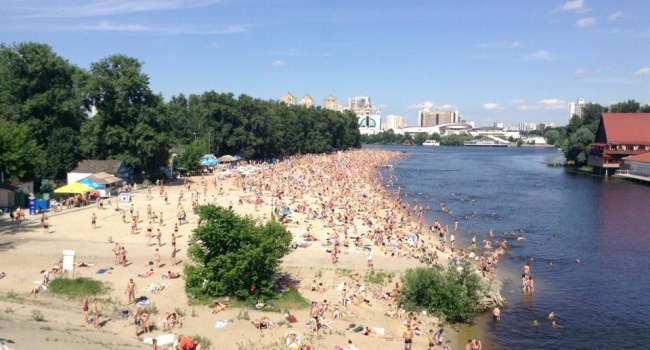 Киевляне решили сорвать летний сезон в Гидропарке