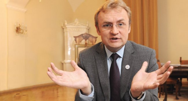Мэр Львова просит Президента ввести ЧП в городе
