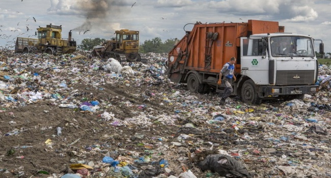 Под Киевом обнаружили самую большую свалку мусора – отходы никто не перерабатывает