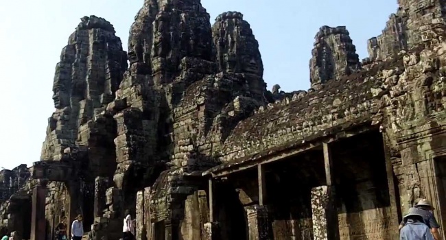 В джунглях Камбоджи археологи нашли десятки старинных городов
