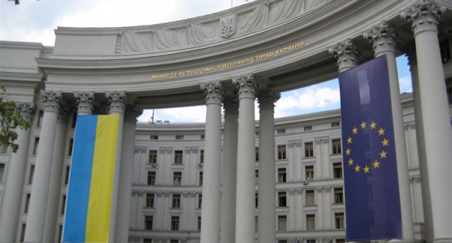 Составлен рейтинг министерств Украины – к МИДу самое хорошее отношение